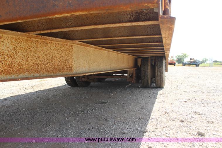 image for item J4468 1994 Trail King 40 equipment trailer