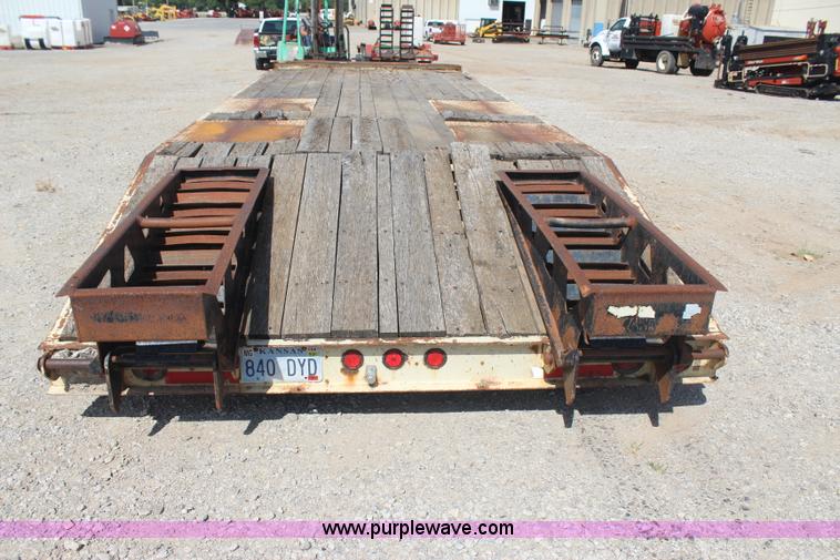 image for item J4468 1994 Trail King 40 equipment trailer
