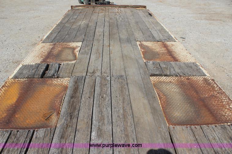 image for item J4468 1994 Trail King 40 equipment trailer