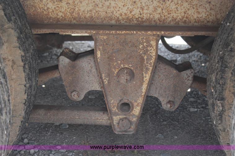 image for item J4468 1994 Trail King 40 equipment trailer