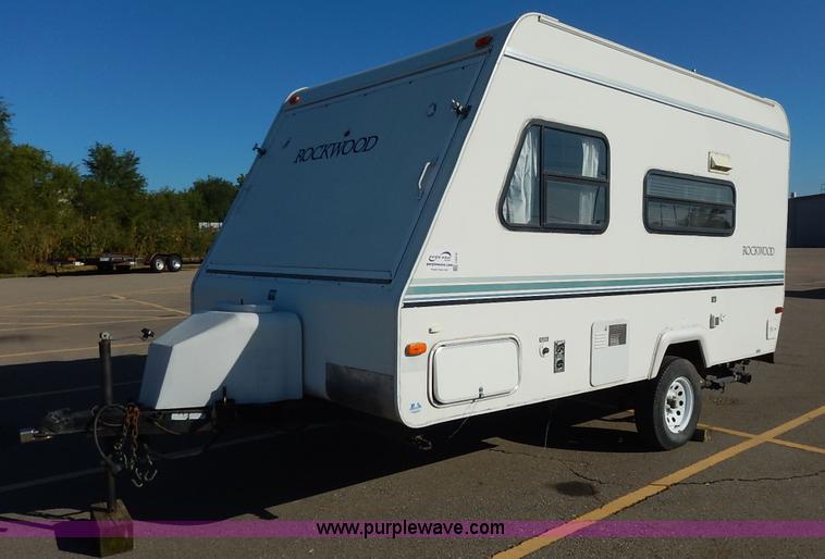image for item J6418 2001 Rockwood camper