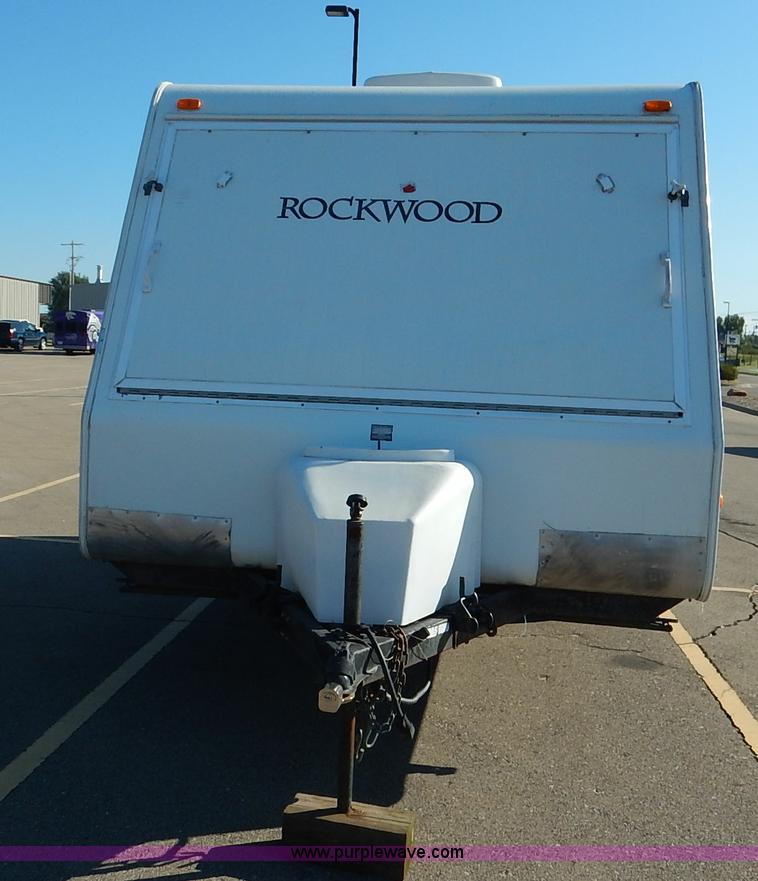 image for item J6418 2001 Rockwood camper