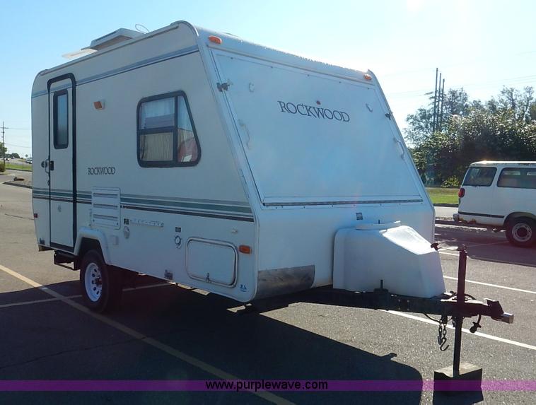 image for item J6418 2001 Rockwood camper