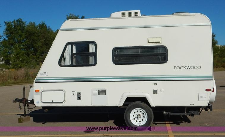 image for item J6418 2001 Rockwood camper