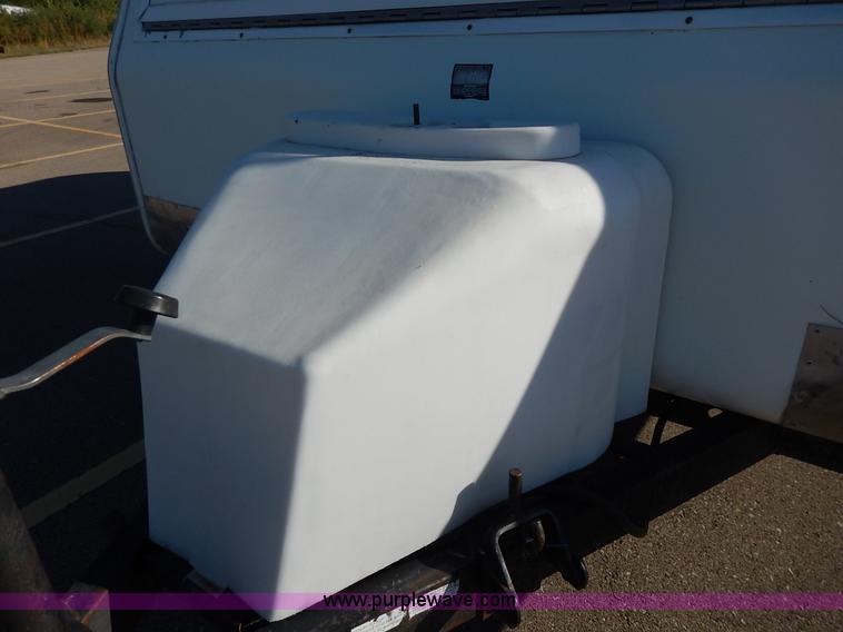 image for item J6418 2001 Rockwood camper