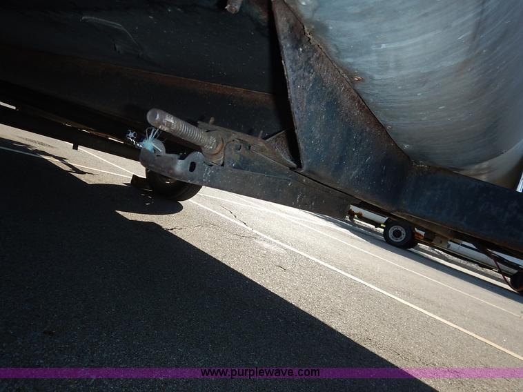 image for item J6418 2001 Rockwood camper