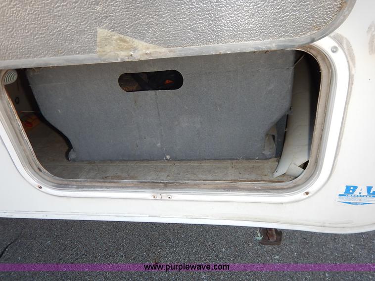 image for item J6418 2001 Rockwood camper