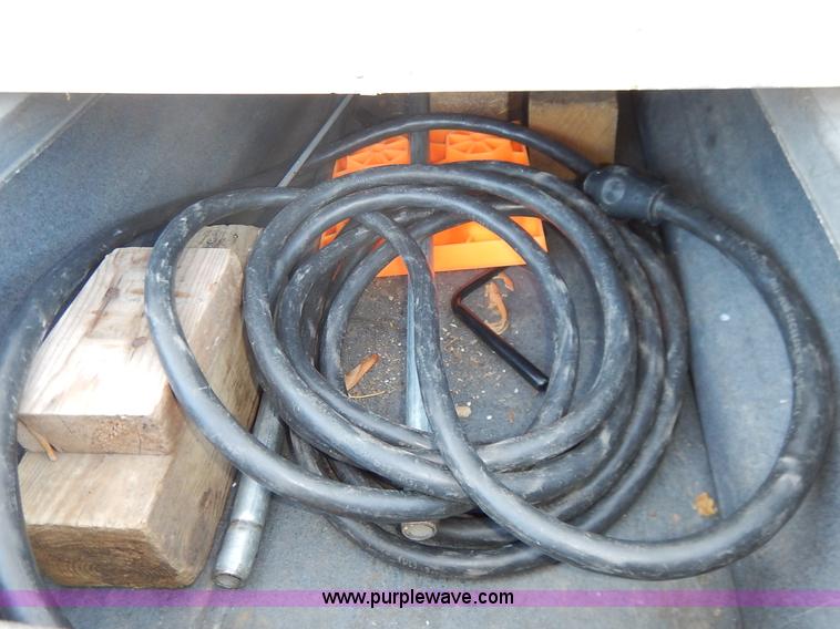 image for item J6418 2001 Rockwood camper