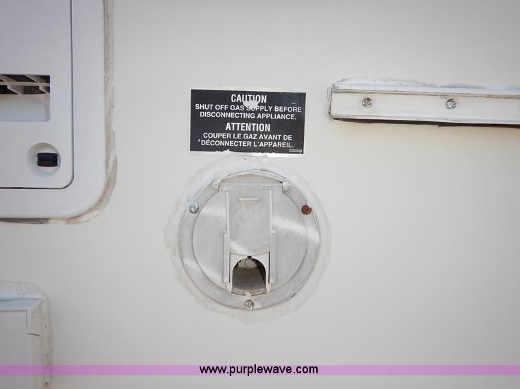 image for item J6418 2001 Rockwood camper