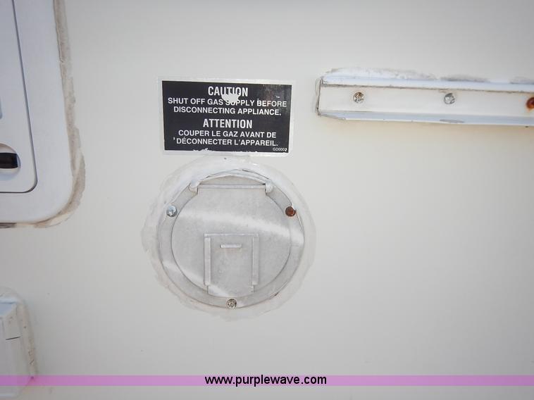 image for item J6418 2001 Rockwood camper