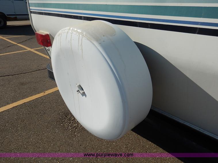 image for item J6418 2001 Rockwood camper