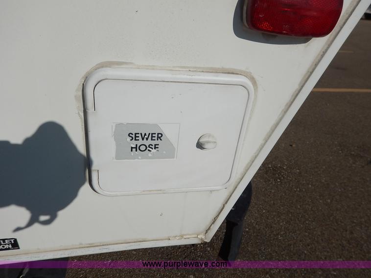 image for item J6418 2001 Rockwood camper