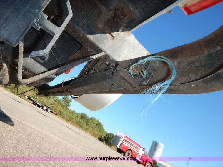 image for item J6418 2001 Rockwood camper