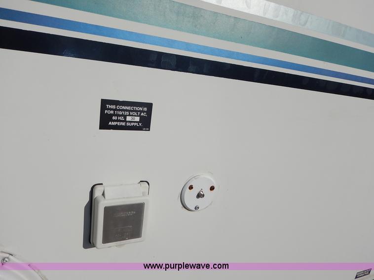 image for item J6418 2001 Rockwood camper