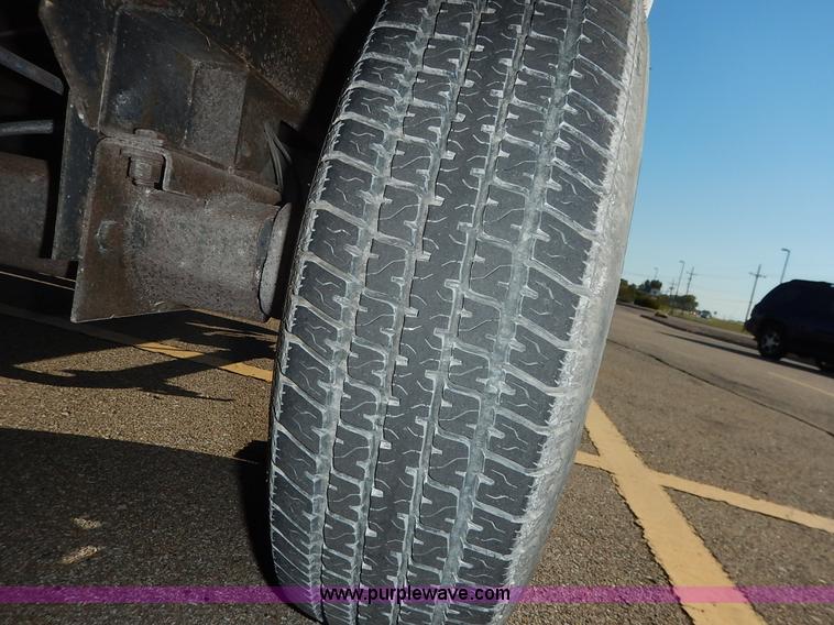 image for item J6418 2001 Rockwood camper