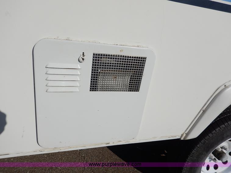 image for item J6418 2001 Rockwood camper