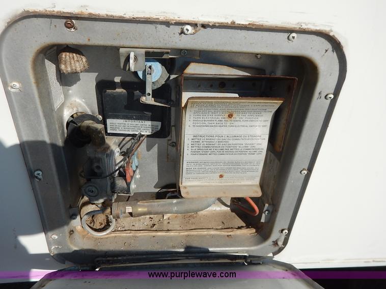 image for item J6418 2001 Rockwood camper