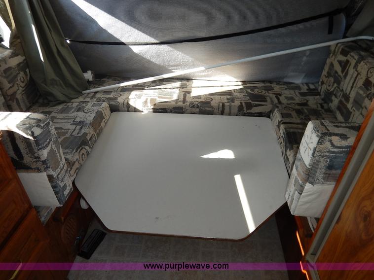 image for item J6418 2001 Rockwood camper