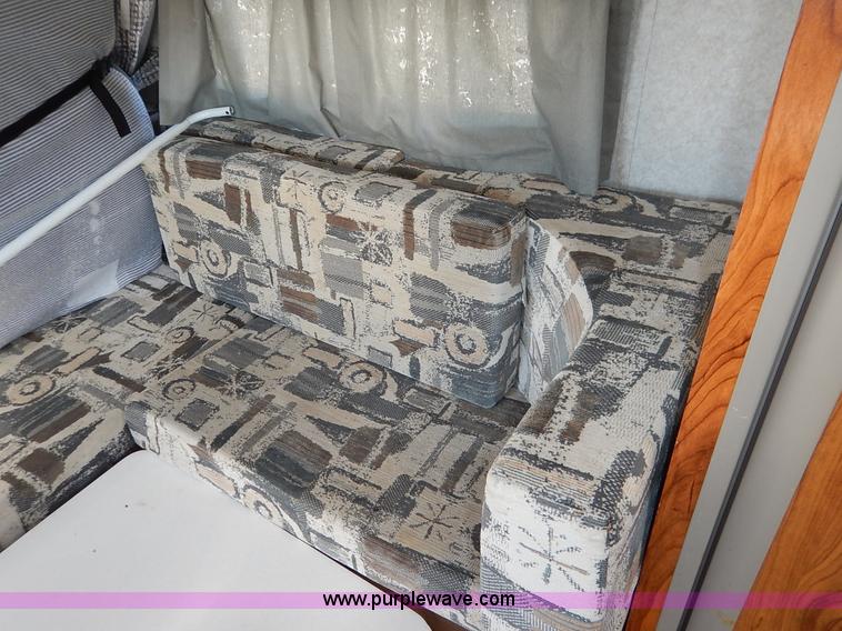 image for item J6418 2001 Rockwood camper