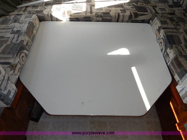 image for item J6418 2001 Rockwood camper