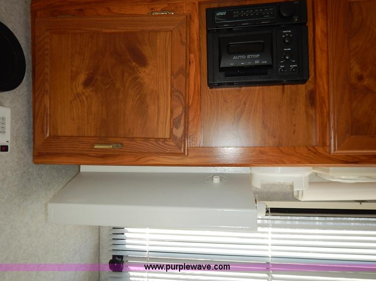 image for item J6418 2001 Rockwood camper