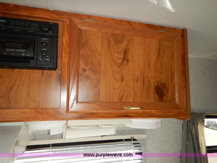 image for item J6418 2001 Rockwood camper