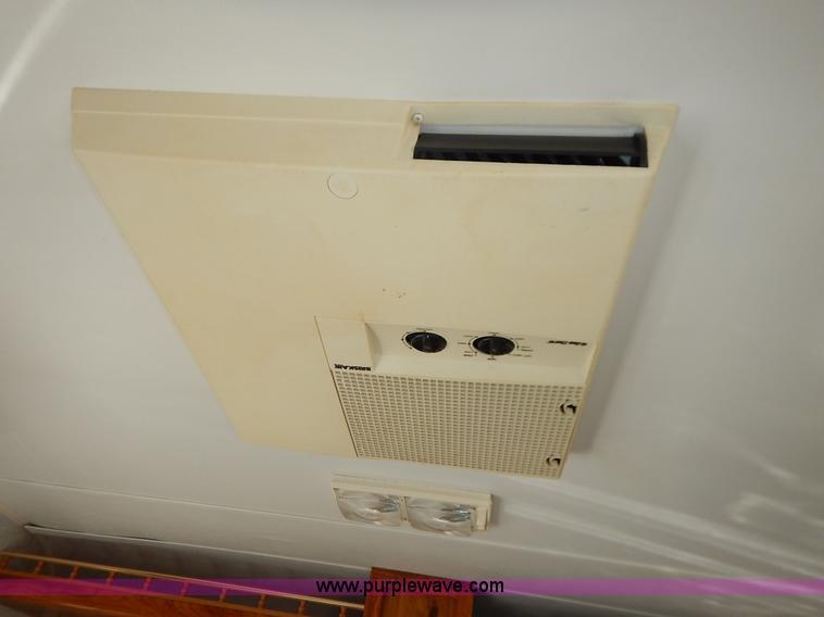 image for item J6418 2001 Rockwood camper