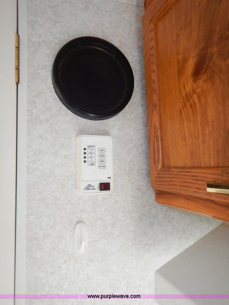 image for item J6418 2001 Rockwood camper