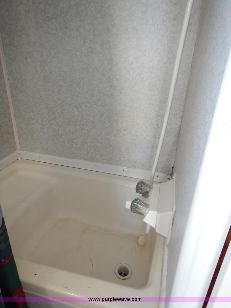 image for item J6418 2001 Rockwood camper