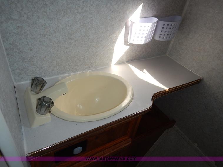 image for item J6418 2001 Rockwood camper