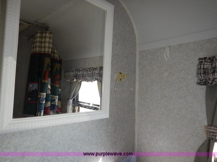 image for item J6418 2001 Rockwood camper