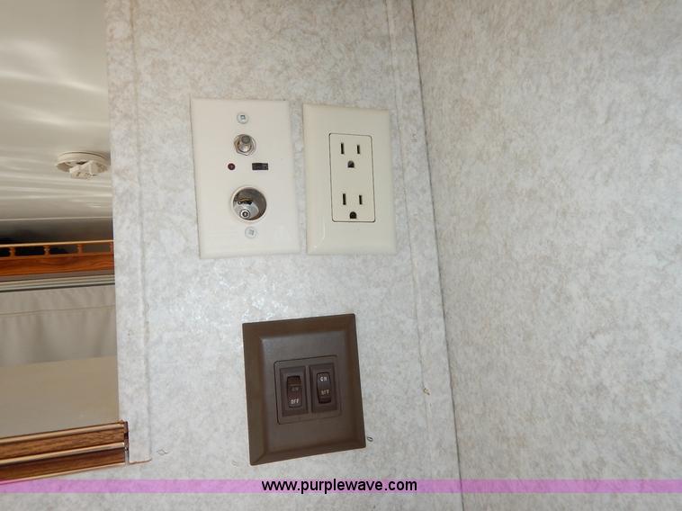 image for item J6418 2001 Rockwood camper