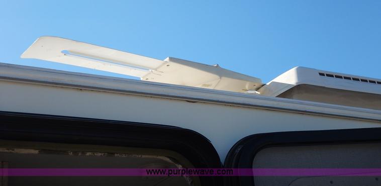 image for item J6418 2001 Rockwood camper