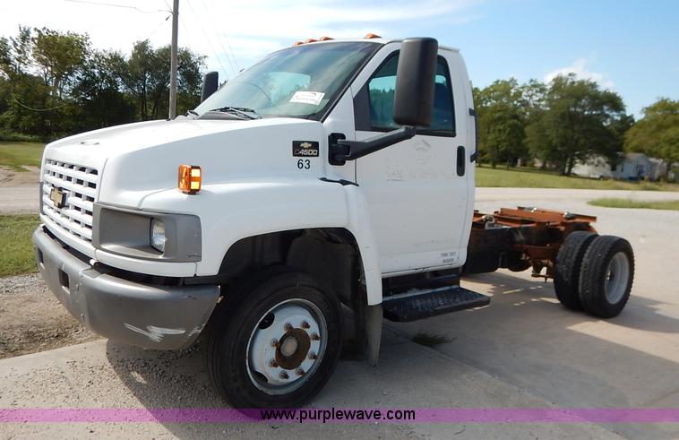 image for item J7759 2003 Chevrolet C4500 truck cab and chassis