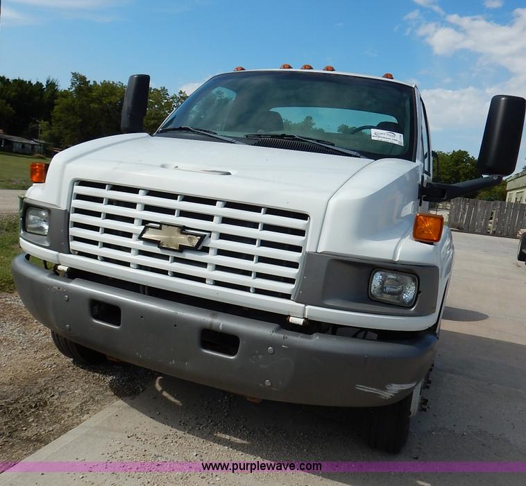 image for item J7759 2003 Chevrolet C4500 truck cab and chassis