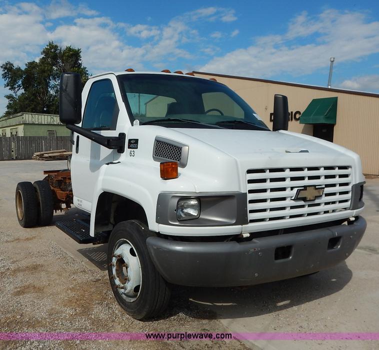 image for item J7759 2003 Chevrolet C4500 truck cab and chassis