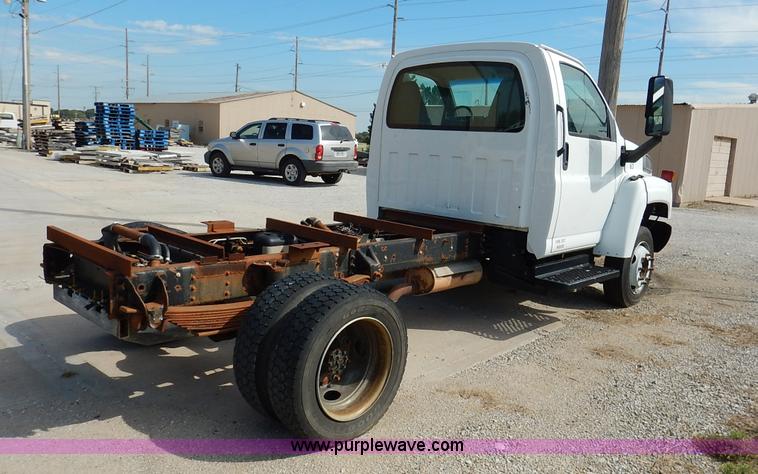 image for item J7759 2003 Chevrolet C4500 truck cab and chassis