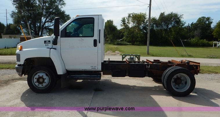 image for item J7759 2003 Chevrolet C4500 truck cab and chassis