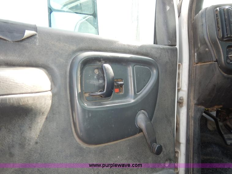 image for item J7759 2003 Chevrolet C4500 truck cab and chassis