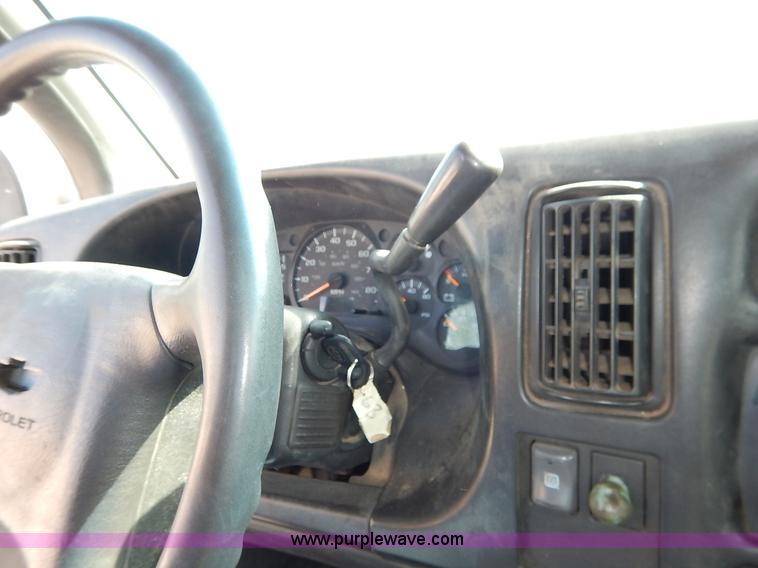 image for item J7759 2003 Chevrolet C4500 truck cab and chassis