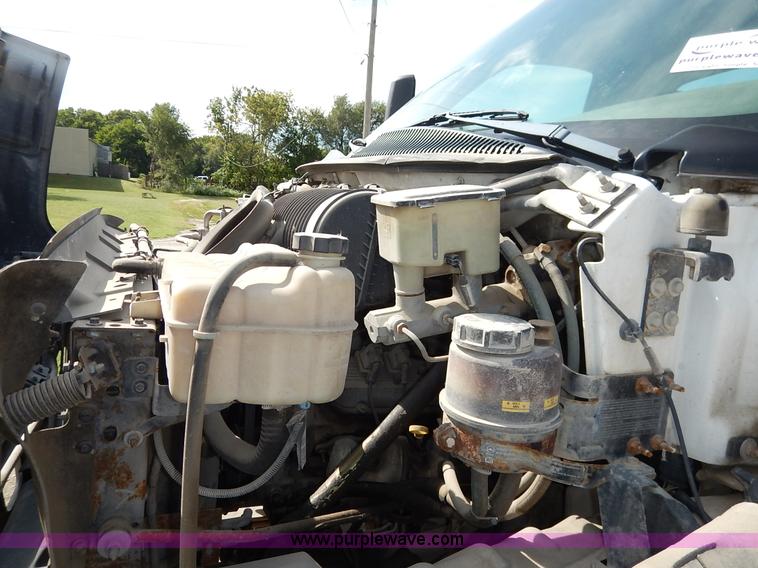 image for item J7759 2003 Chevrolet C4500 truck cab and chassis