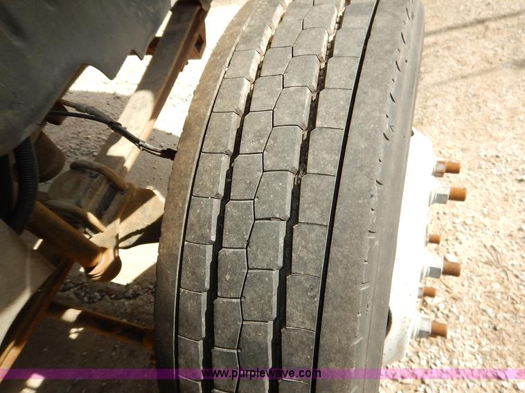 image for item J7759 2003 Chevrolet C4500 truck cab and chassis