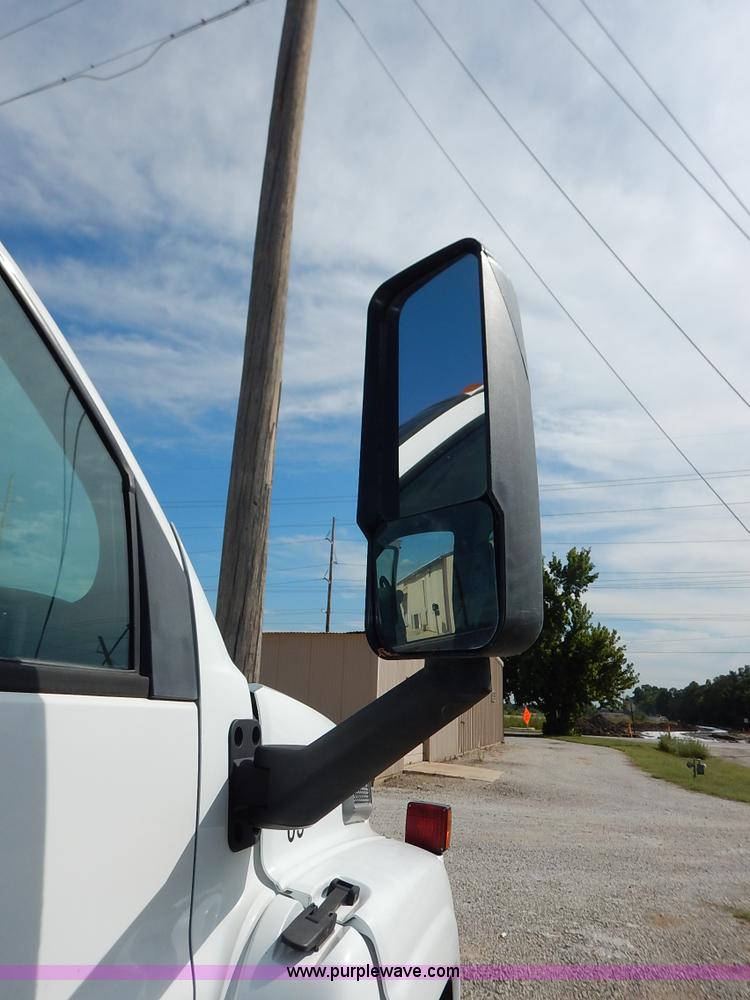 image for item J7759 2003 Chevrolet C4500 truck cab and chassis