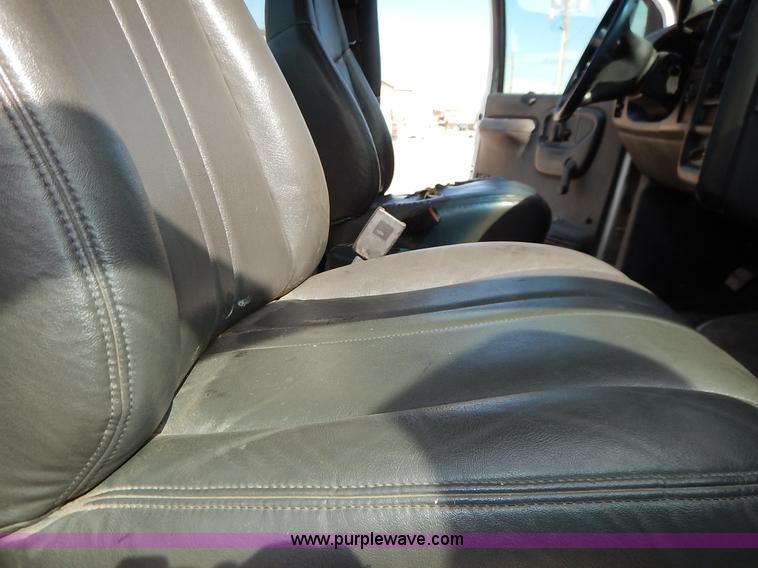 image for item J7759 2003 Chevrolet C4500 truck cab and chassis