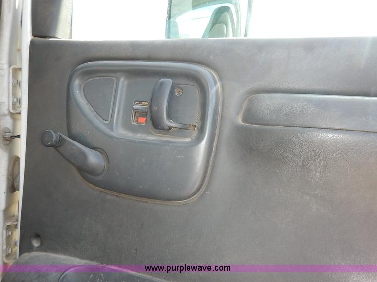 image for item J7759 2003 Chevrolet C4500 truck cab and chassis