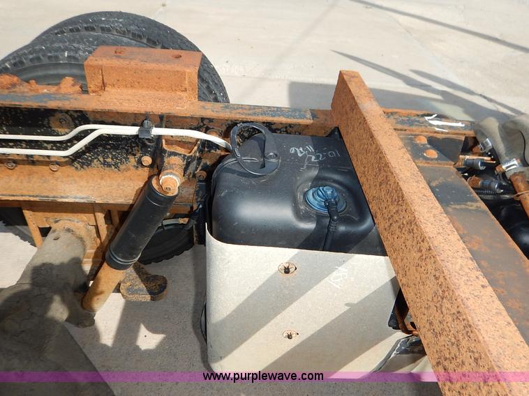 image for item J7759 2003 Chevrolet C4500 truck cab and chassis