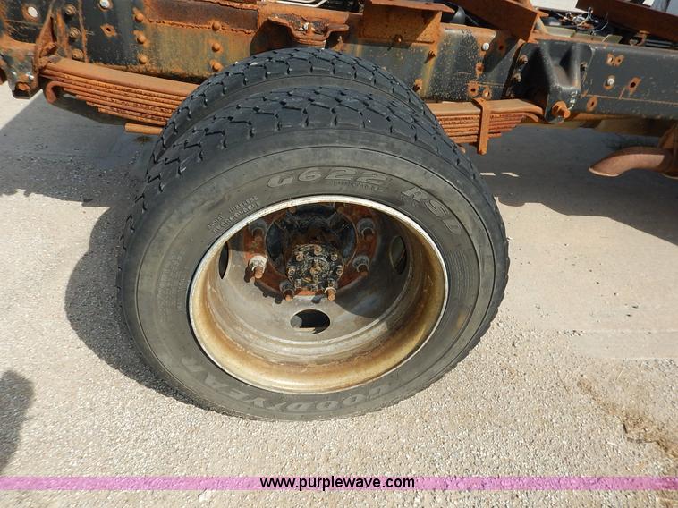 image for item J7759 2003 Chevrolet C4500 truck cab and chassis