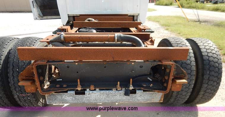 image for item J7759 2003 Chevrolet C4500 truck cab and chassis