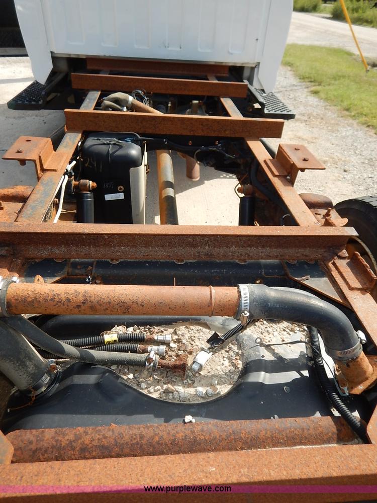 image for item J7759 2003 Chevrolet C4500 truck cab and chassis