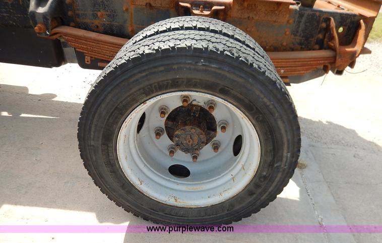 image for item J7759 2003 Chevrolet C4500 truck cab and chassis